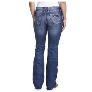 Wrangler women’s Retro Mae boot cut jeans 3x34. Like new!